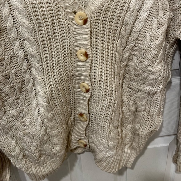 Urban Outfitters Cardigan ✨ - Picture 7 of 9